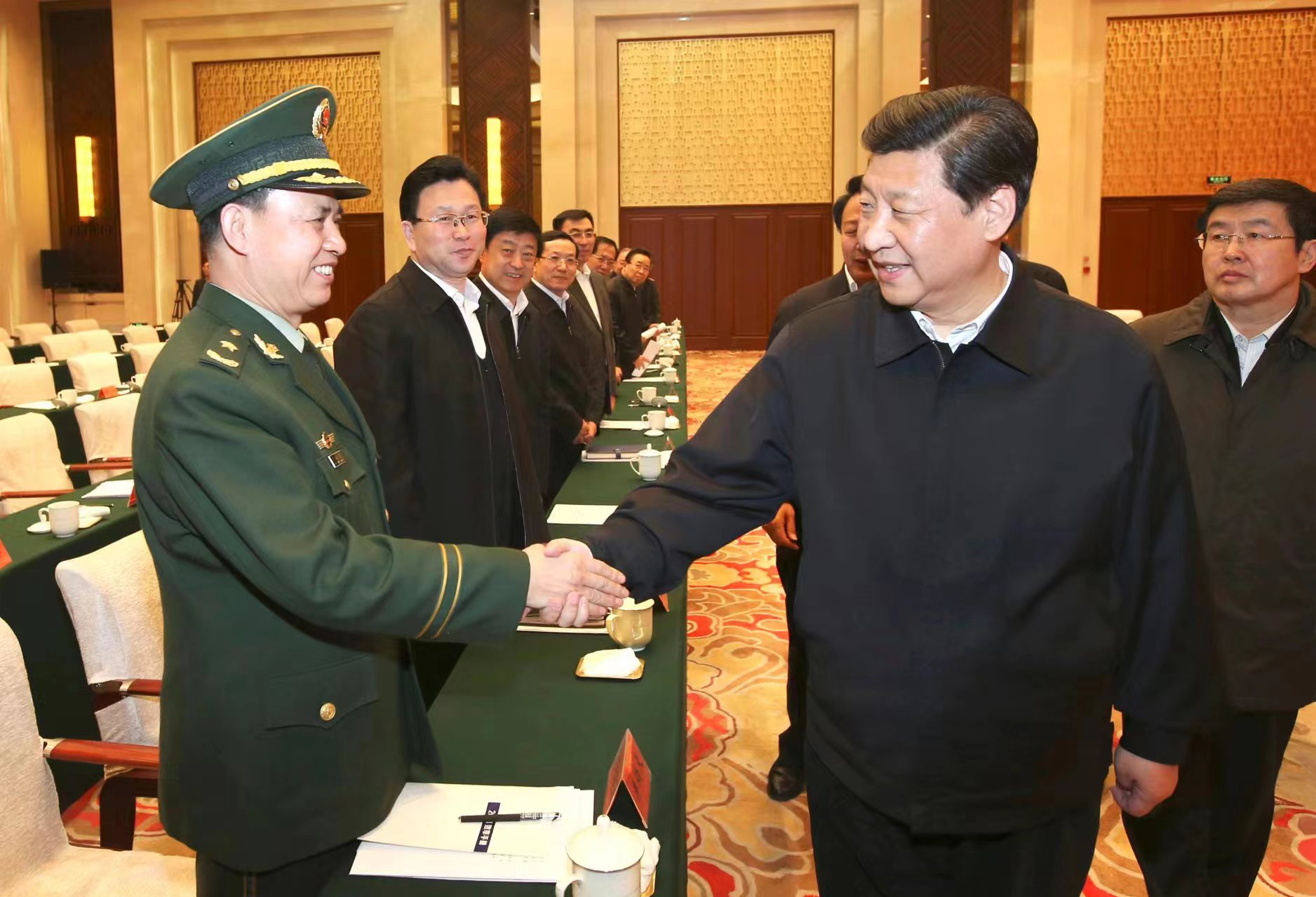 李炳天将军品尝王浆酒！一款胎儿级食品，养生极品！