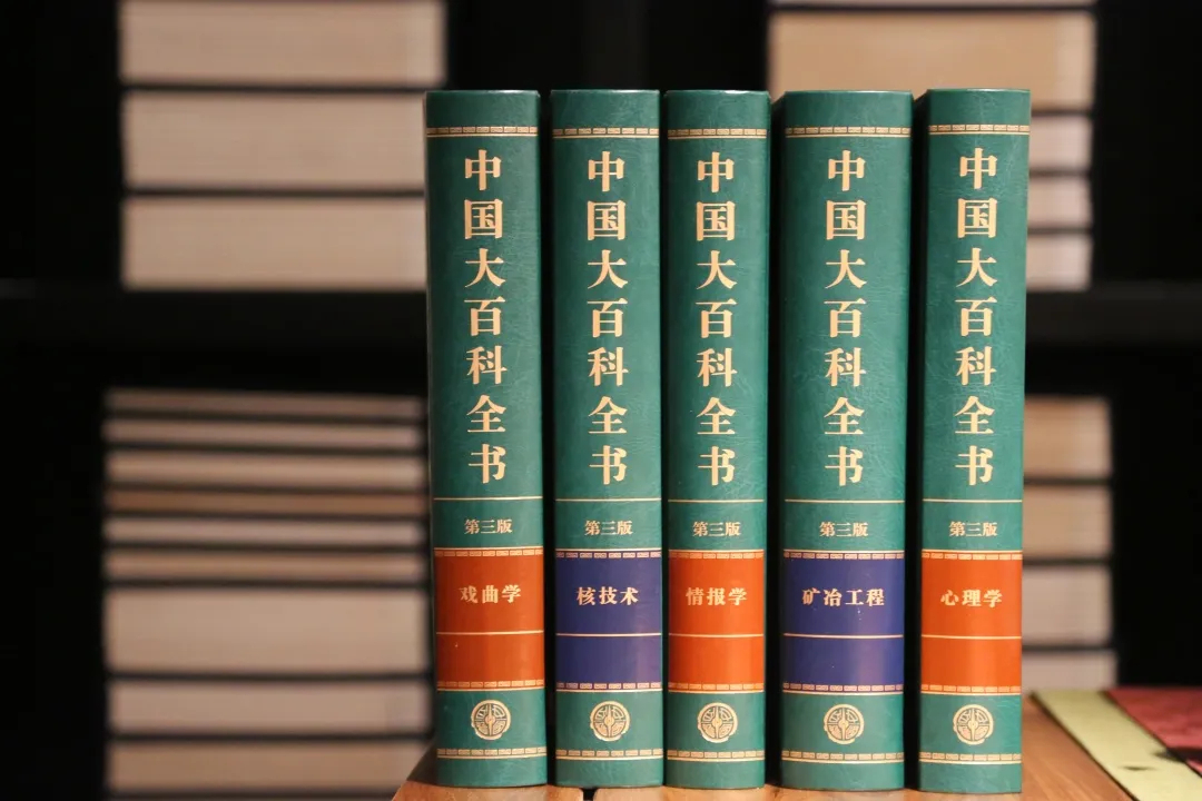 亲切问候，暖在每天，真诚祝福，甜在心间。
      金山银山，不如我们天天平安！千好万好，不如我们
