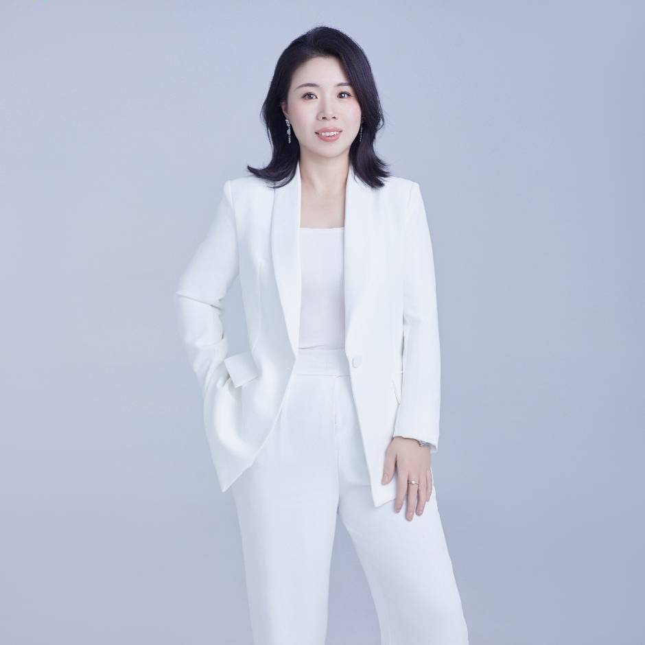 大家好我是吴薇