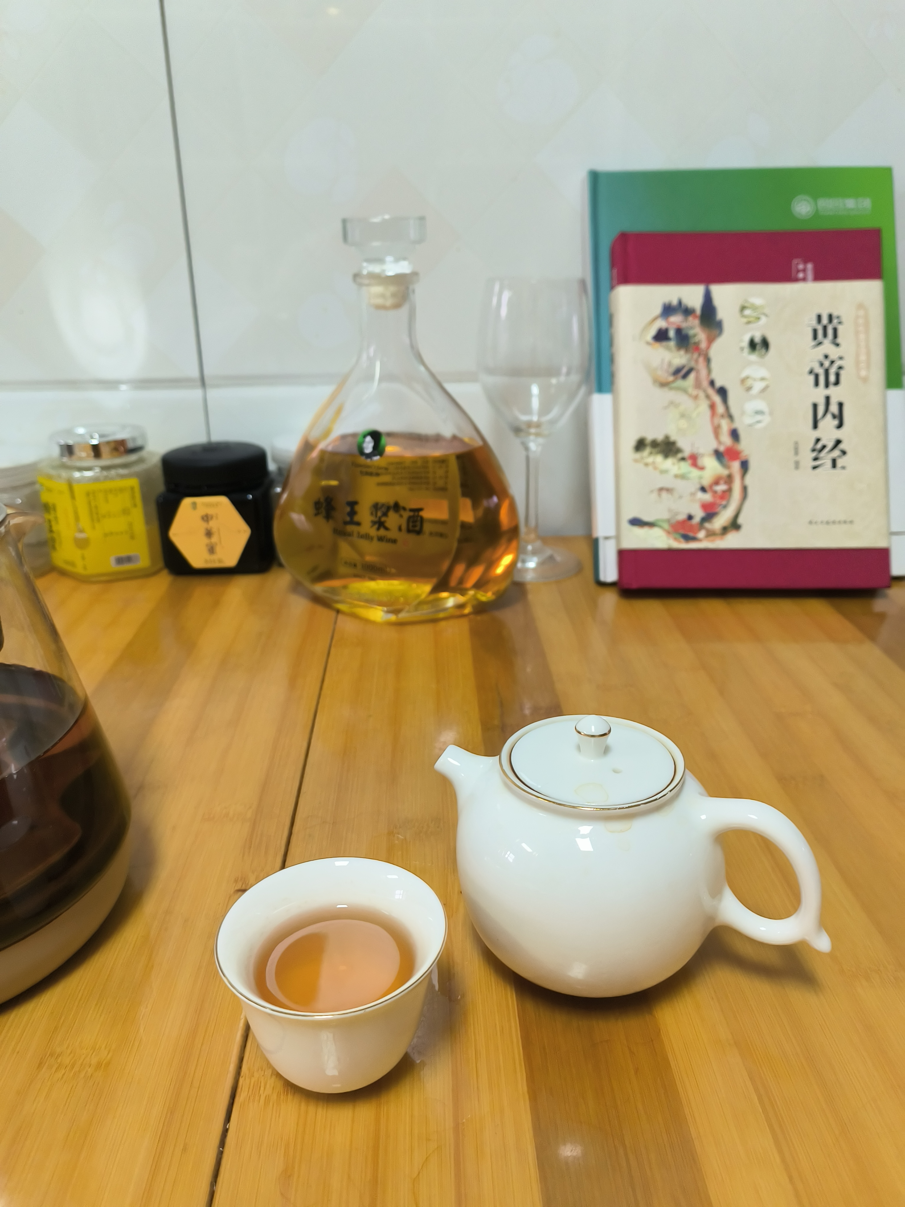 品茶，听琴！