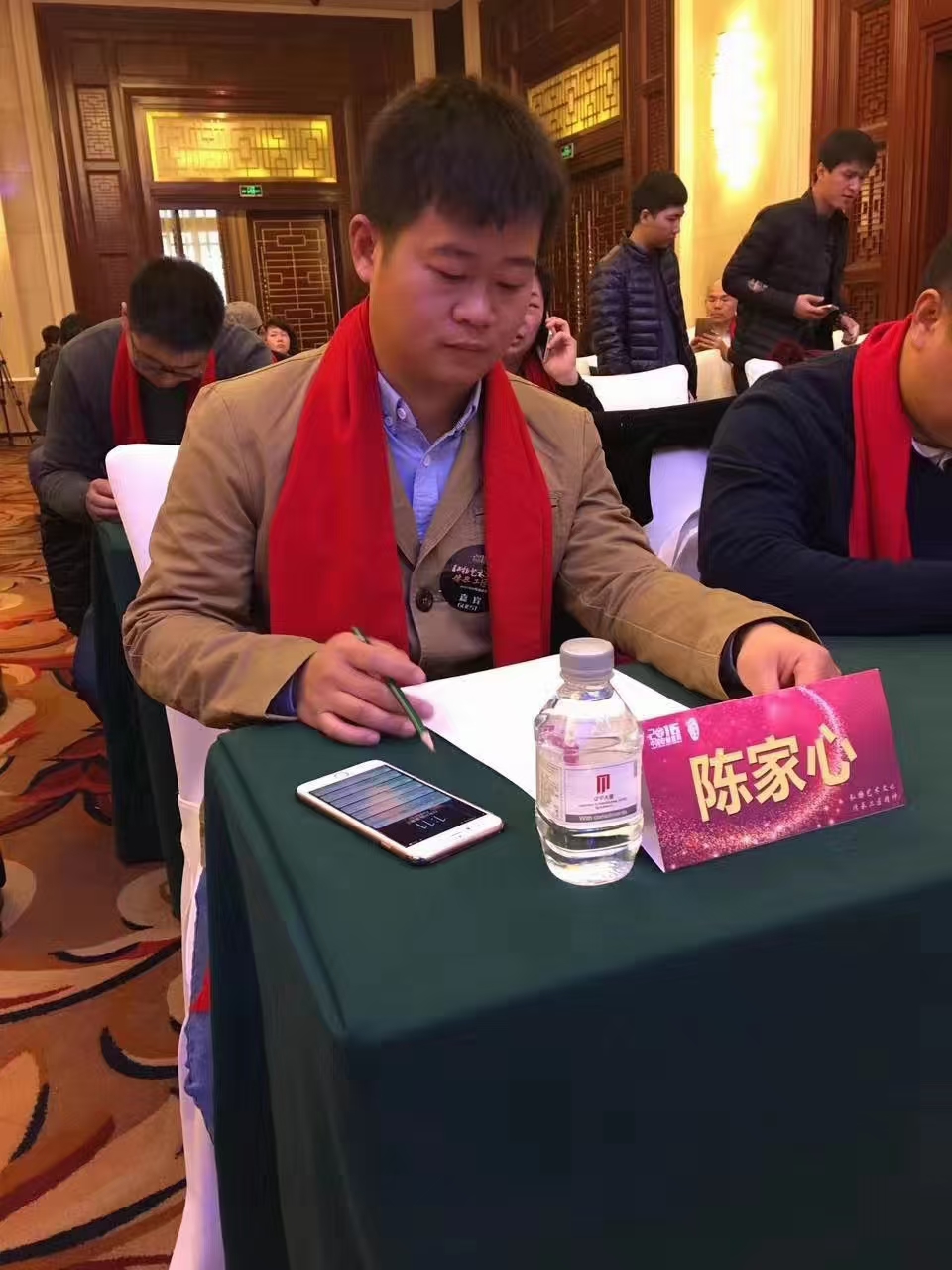 便宜的东西除了便宜。到处都是毛病。长江里的水不要钱。但是没人喝，88块钱的苹果。一看你就知道是假的。
