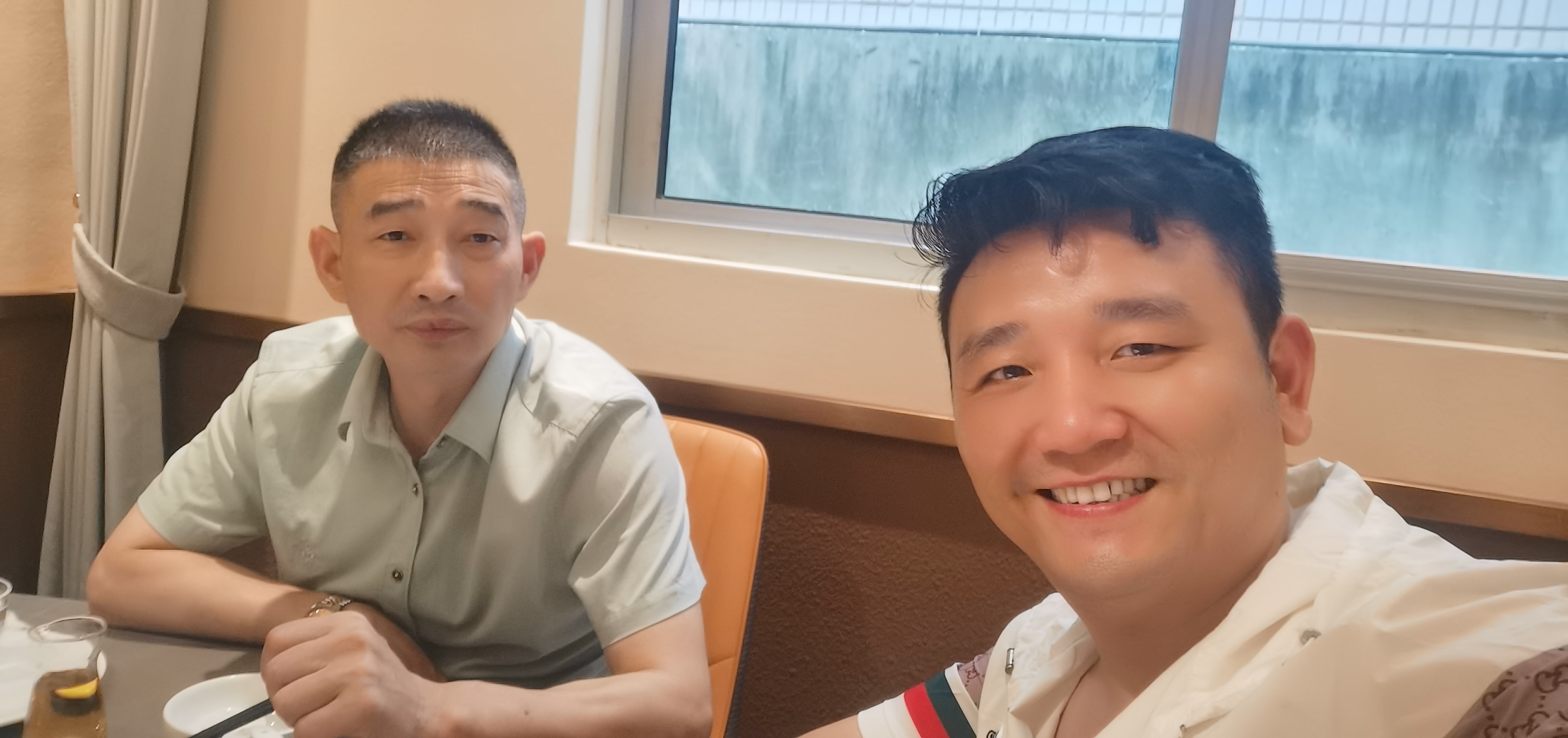 感谢兄弟热情款待，中午干完自家酿的酒下午回莆田，晚上继续[愉快]
