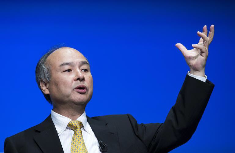 成功者的眼光他能看到别人都看不到的，所以亚洲首富孙正义说一句话，他说：“当我干一件事儿，所有人都反对