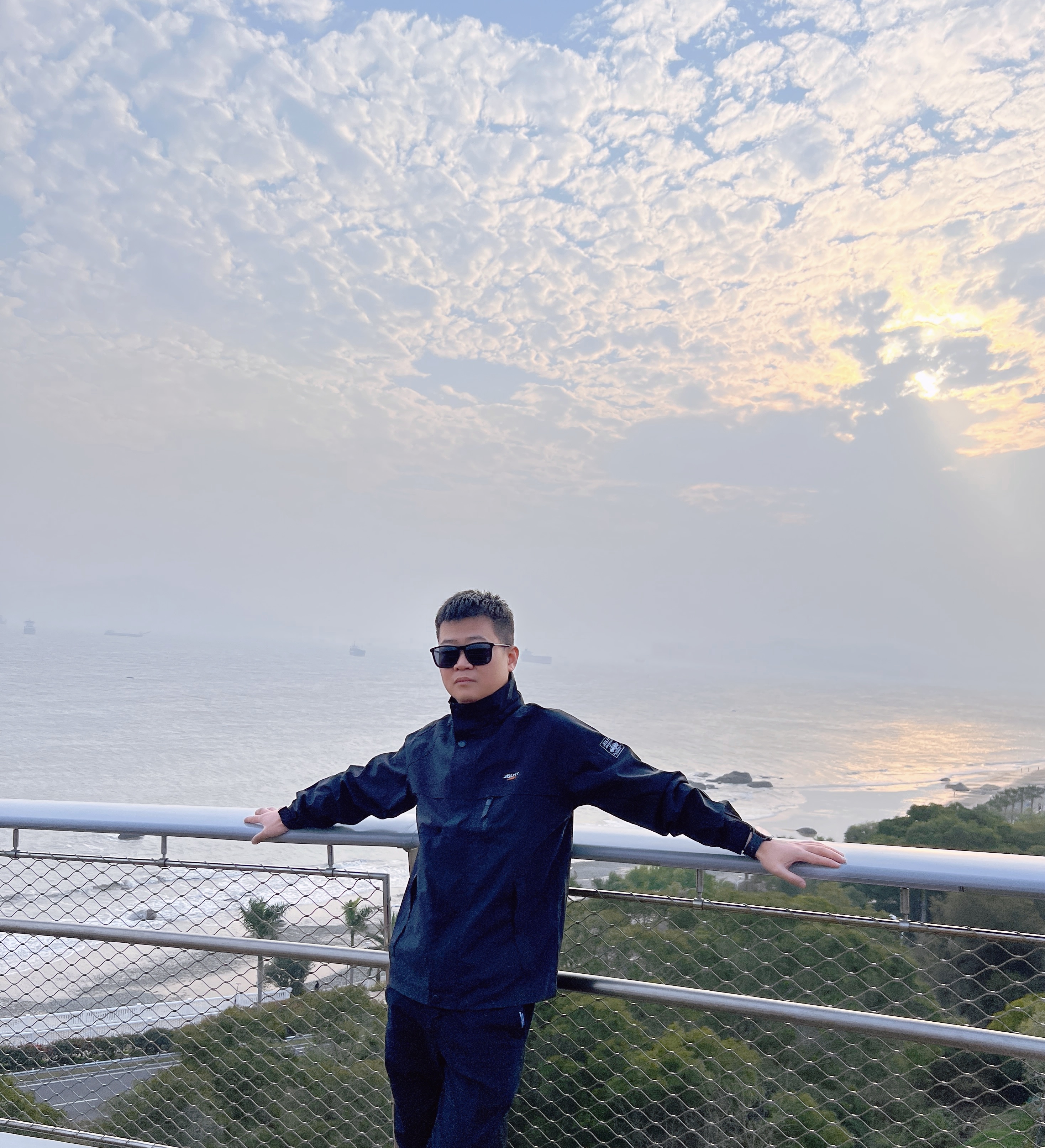 所谓贵人，你知道什么叫贵人？不是那些给你钱的人。能够告诉你信息的人。能够带你一起创业的人。能够找你一