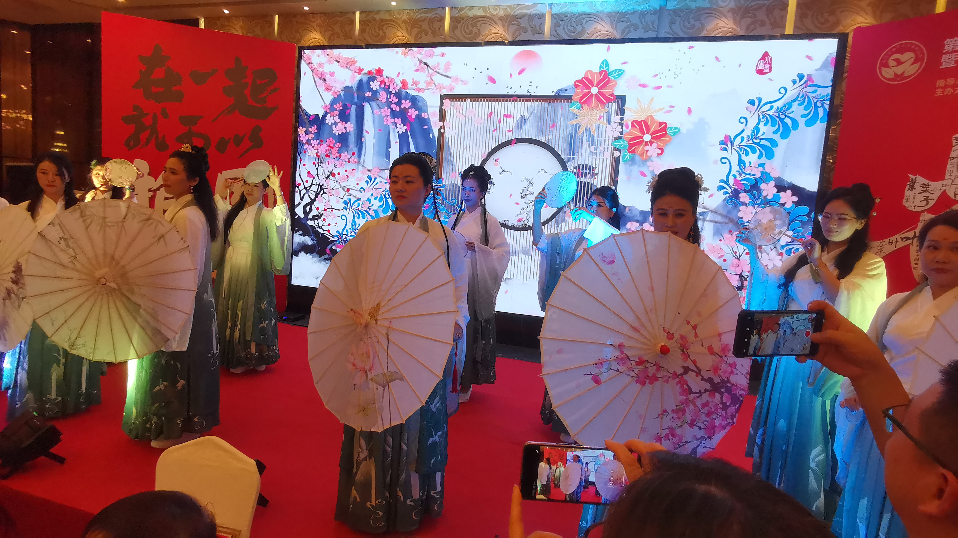 记录：叶氏宗亲换届中秋博饼会

原来还可以有这样的一面，你觉得如何？😝