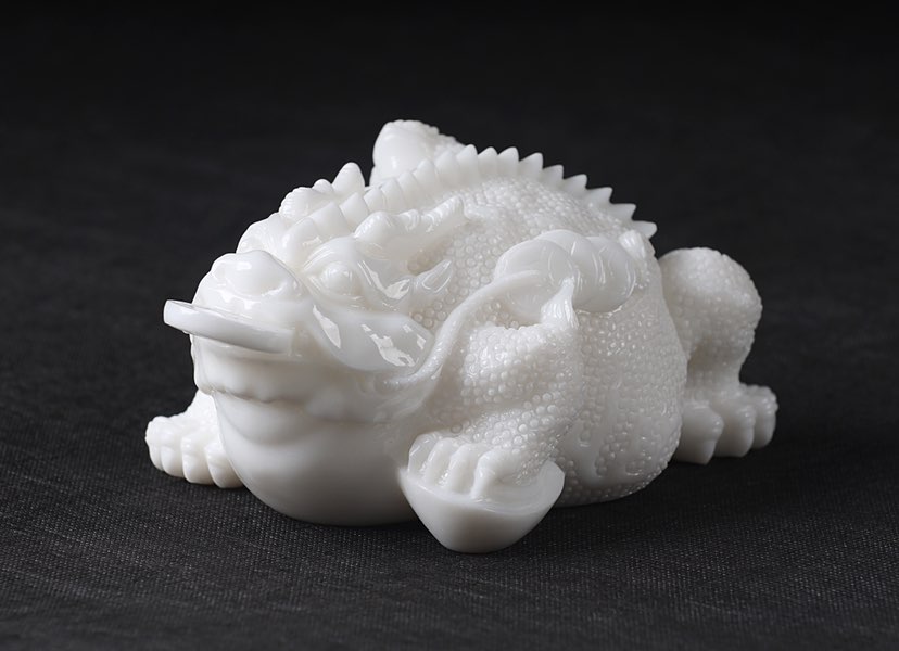 汉白玉雕刻金蟾纳福作品欣赏