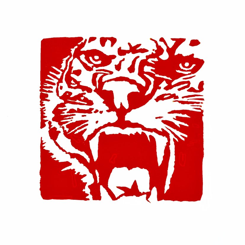 ‌【一日一印*心如猛虎细嗅蔷薇】字面意思是心中有一头猛虎，却在细细地嗅着美丽芬芳的蔷薇。这句话实际上