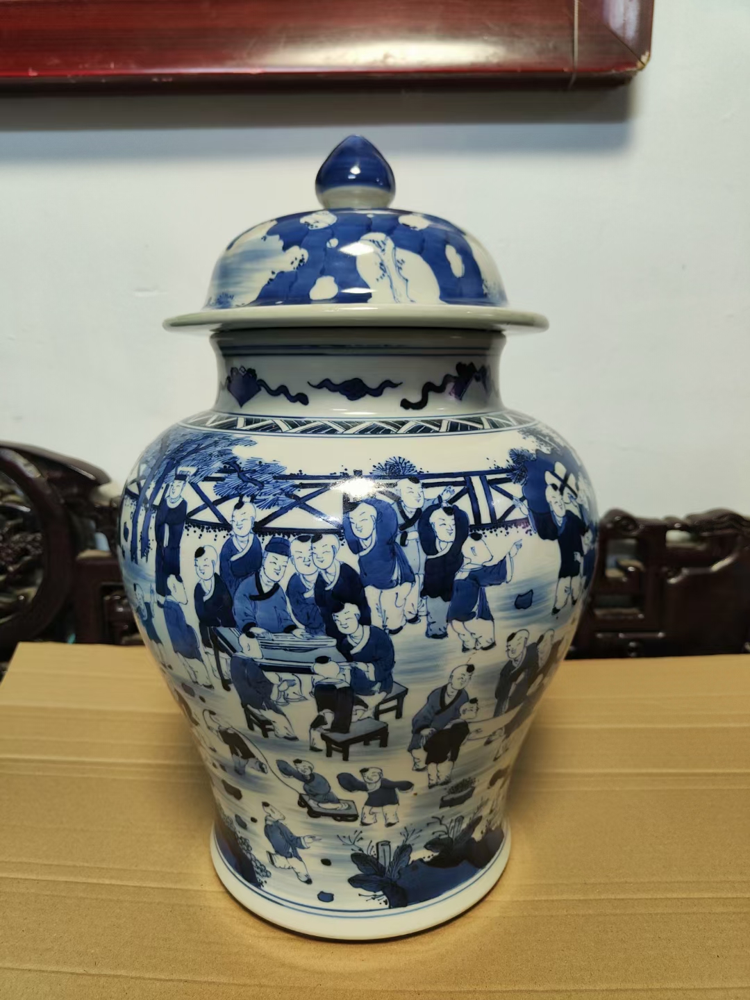 康熙青花婴戏纹将军罐