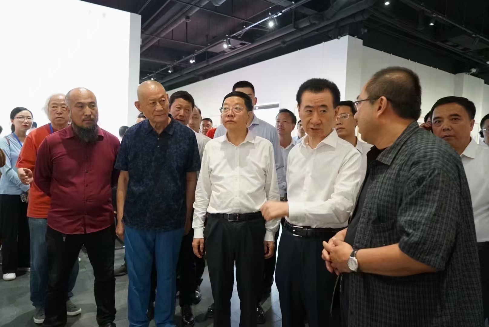 王健林最大爱好就是收藏字画。