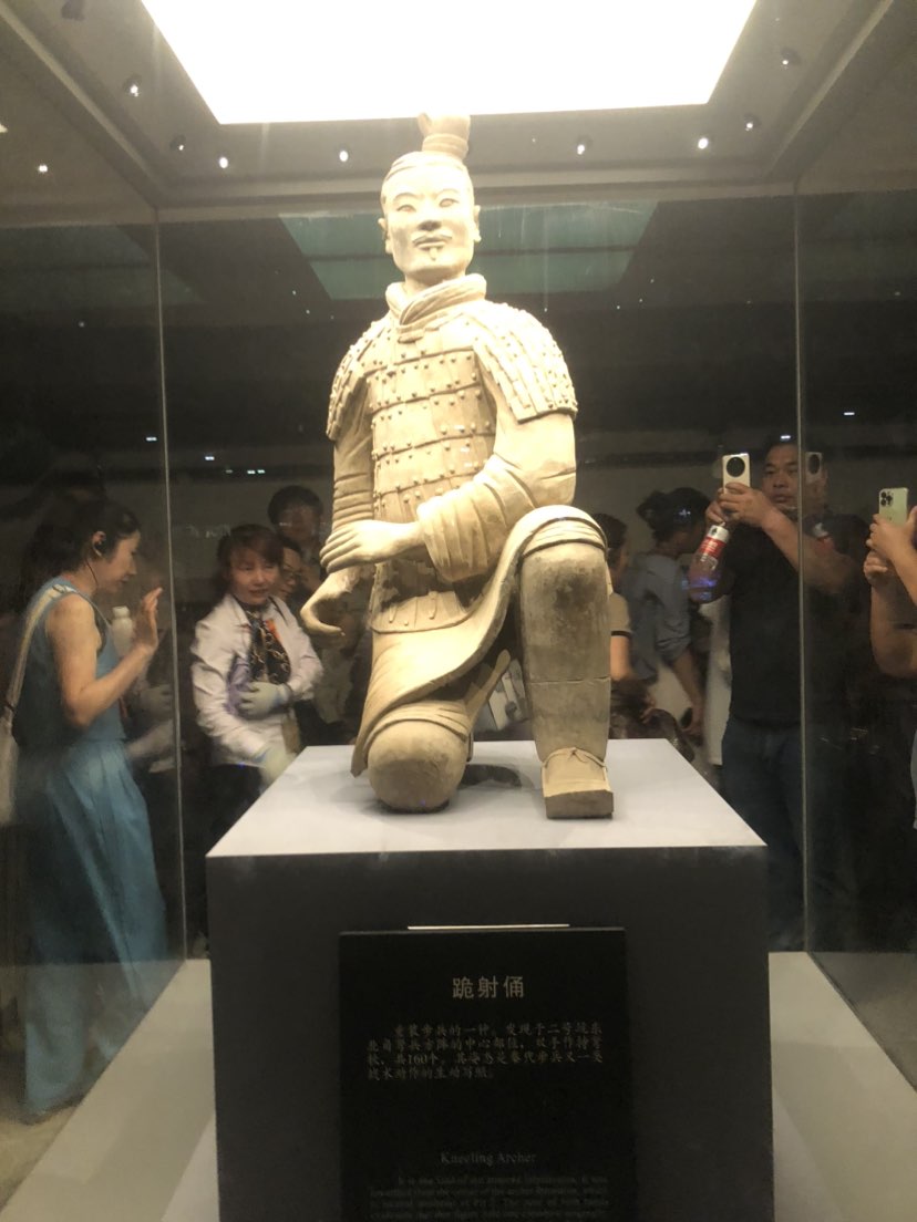 关于艺术与人生**
. **“艺术是永恒的，生命是短暂的。”**