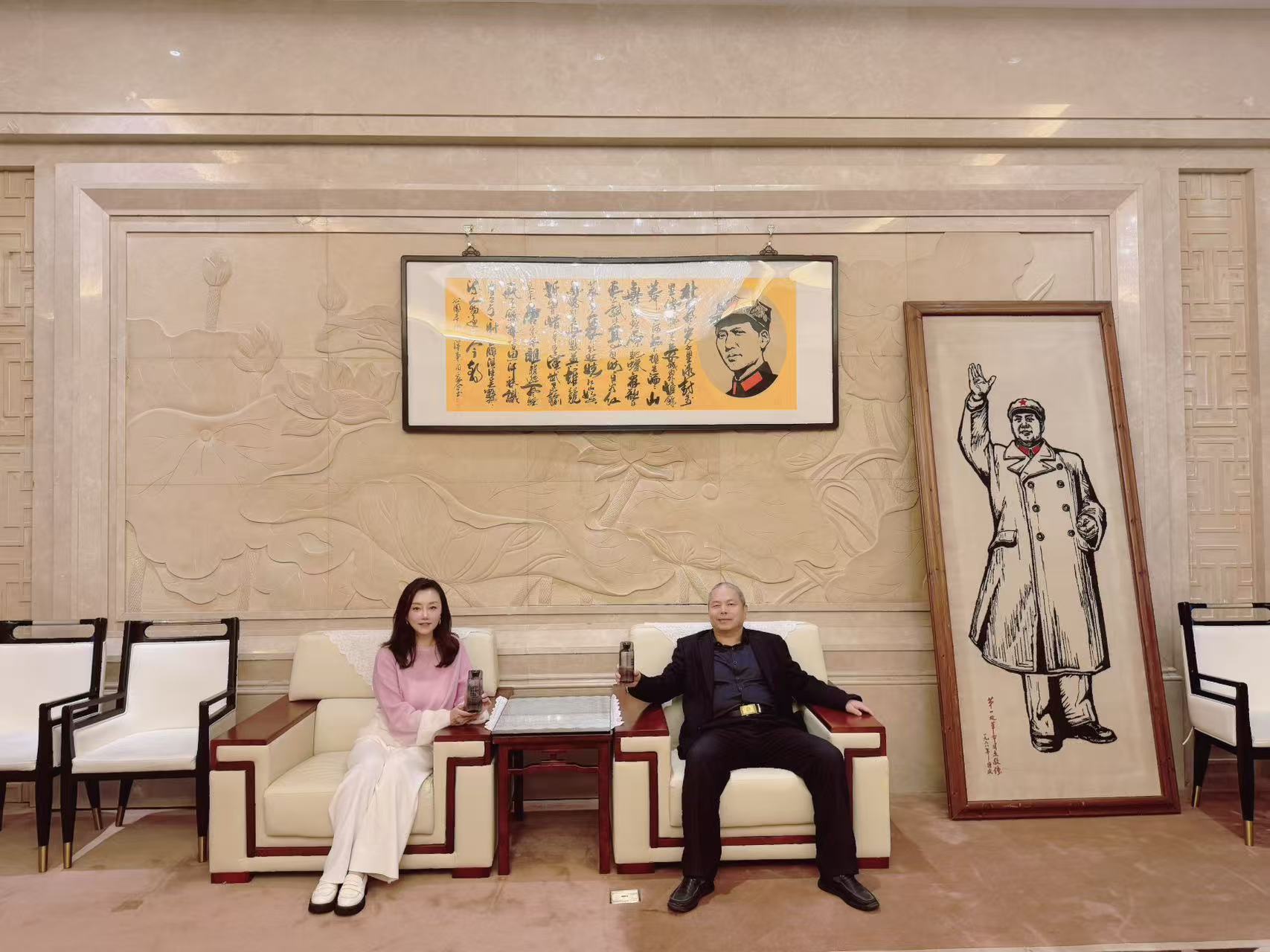 天下人有几十亿，有缘再见不容易。笃愛有缘共此生，精诚合作同忧乐。