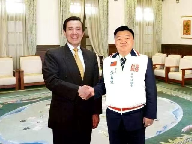 《忆往昔》
这一生,遇见再多的人,
不能入心,皆为过客。
唯有入心者,纵然错过,
也是一生的牵挂……