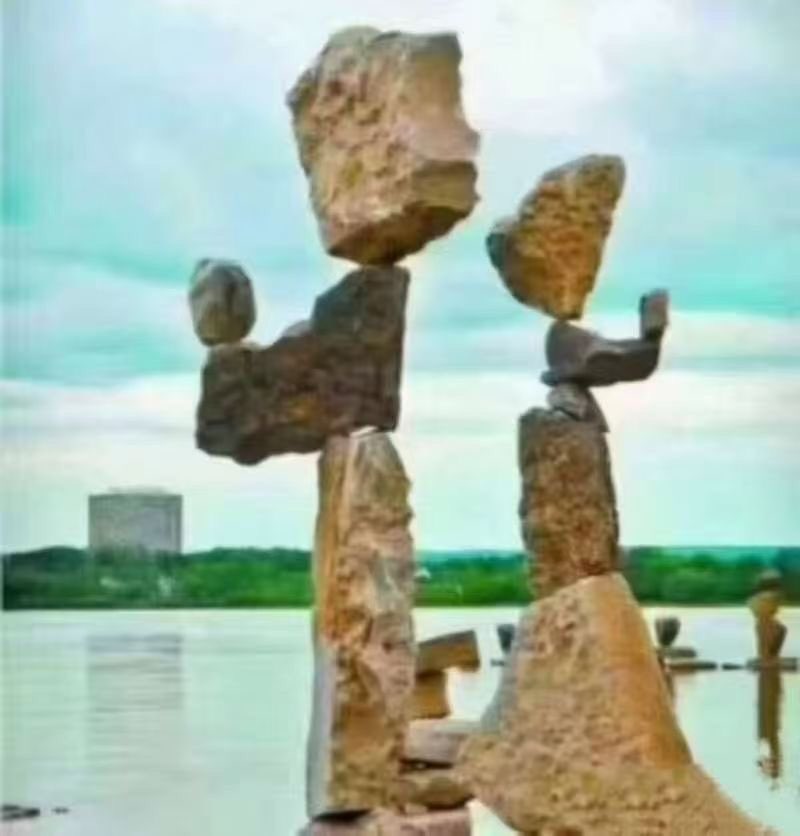 站稳了，就是精品一件；
倒下了，就是乱石一堆；
挺住了，就是人生最美的风景线；
生命中有很多事情足以