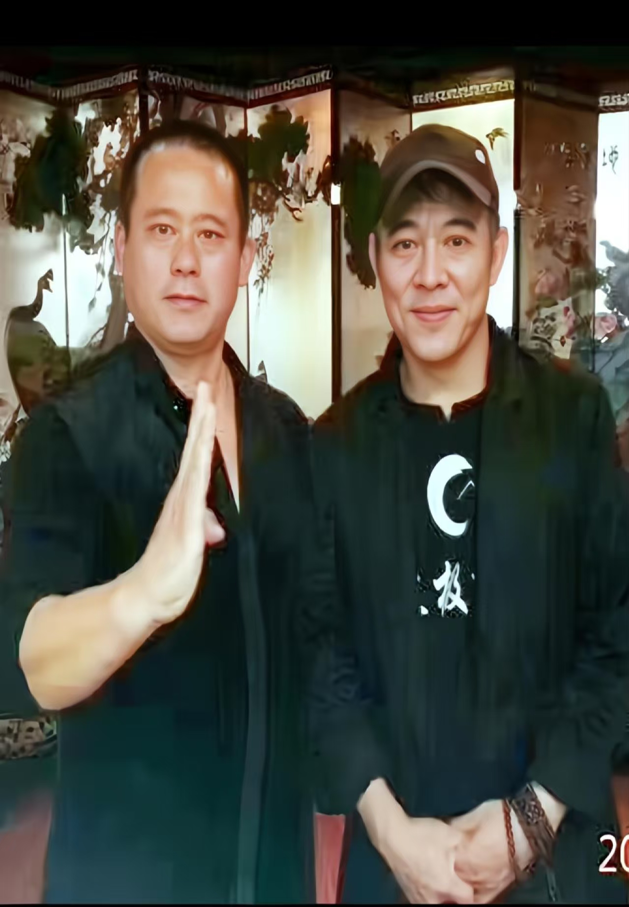 弘扬中华武术
振奋民族精神