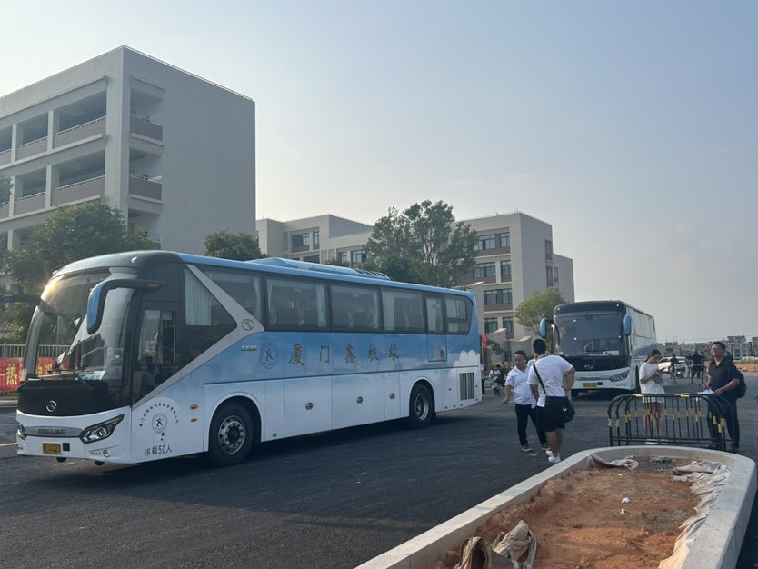 厦门政企通勤专线定制，旅游包车13666087222