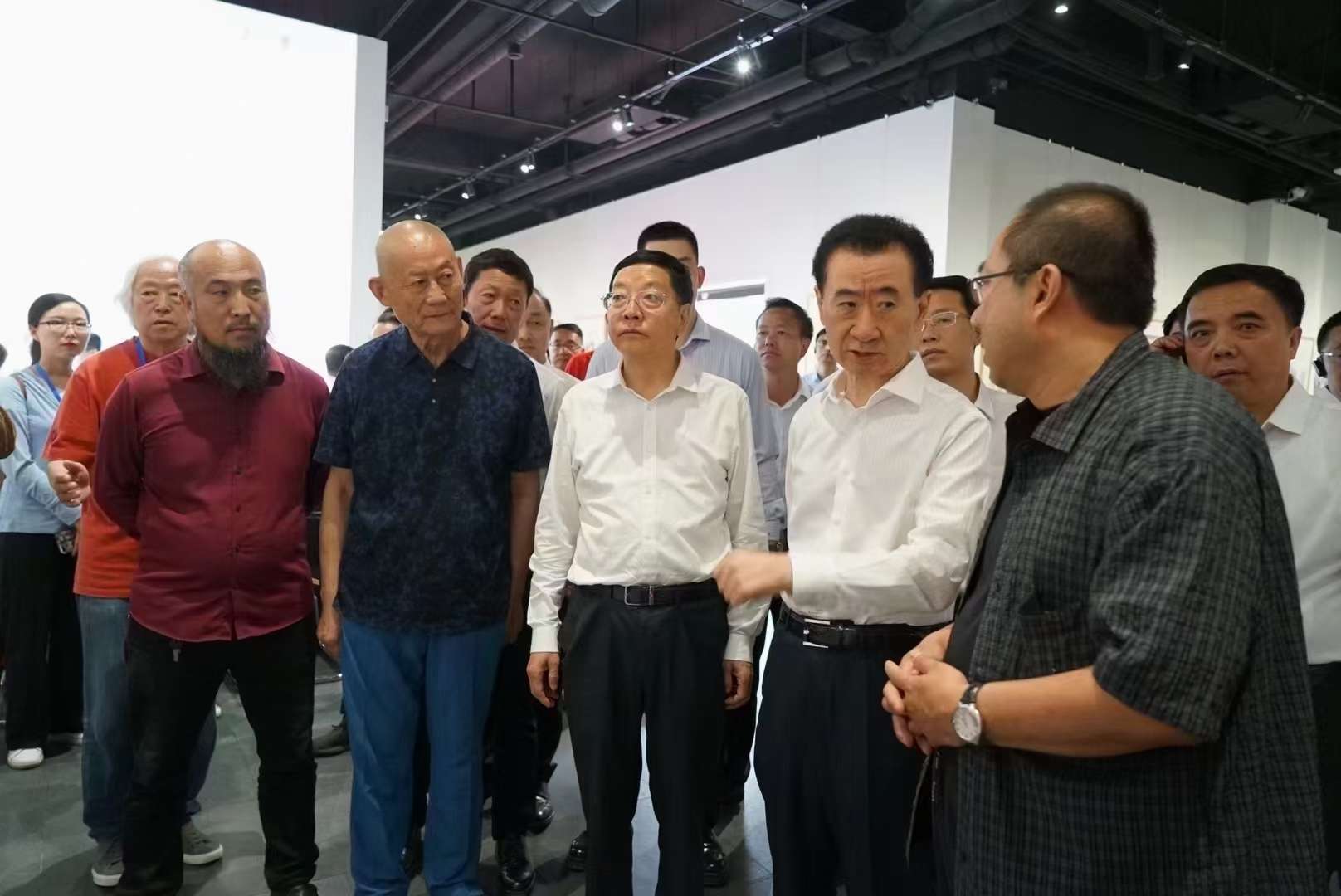王健林看画展
