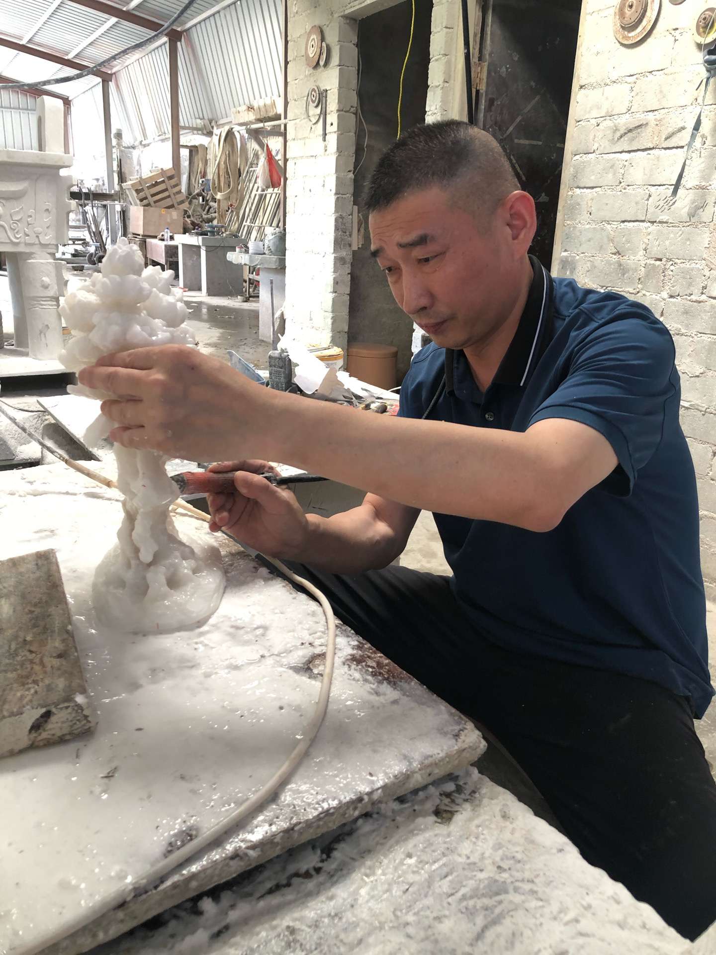 张雄书画院，张雄艺术网创始人，国家一级雕刻师一一张亚雄先生创作厦门四宝。