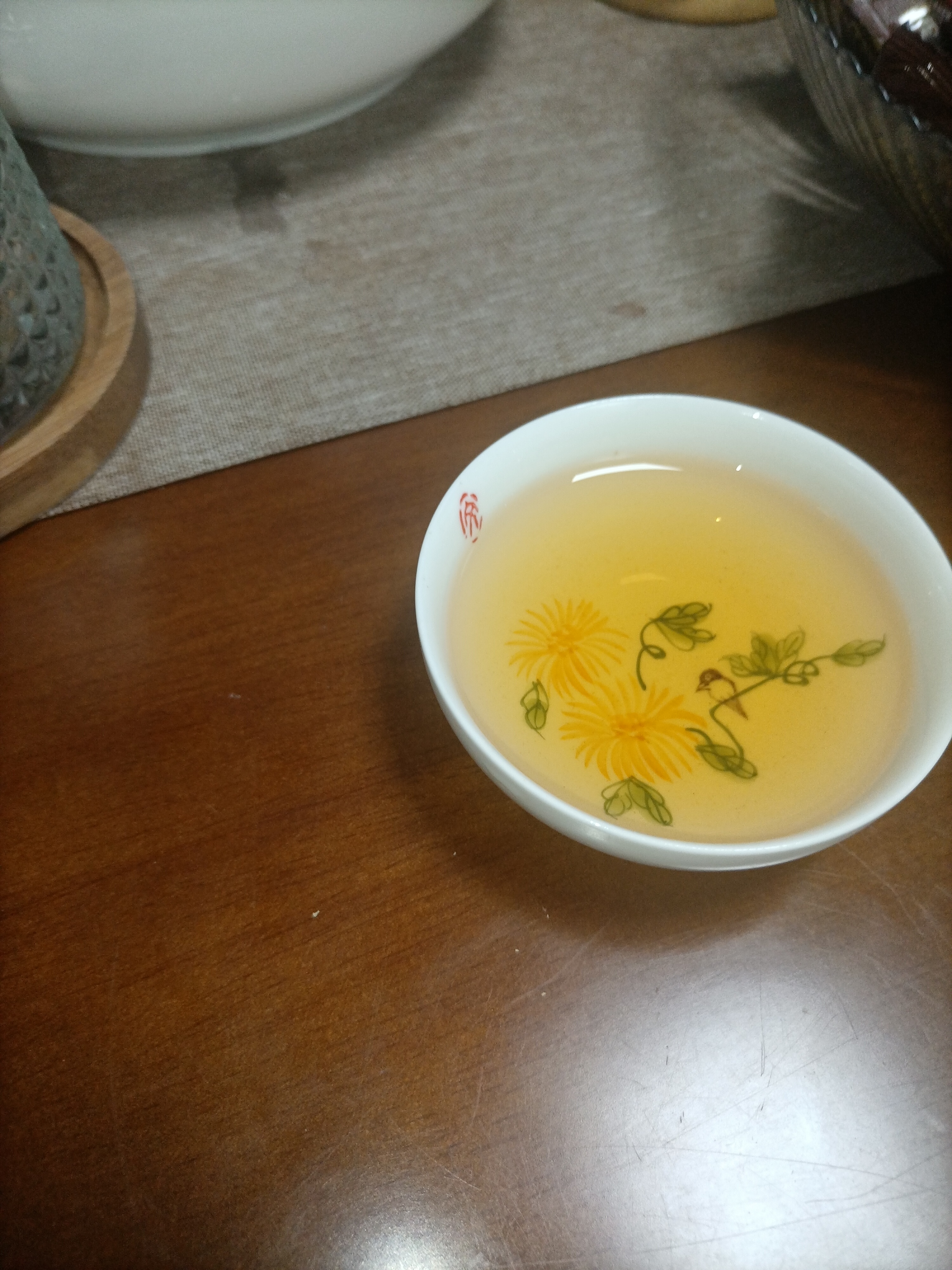 今天是个告别日，不是告别某个人，而是告别一种状态，
人有的时候会被一些困扰困在那里，需要有个突破口撬