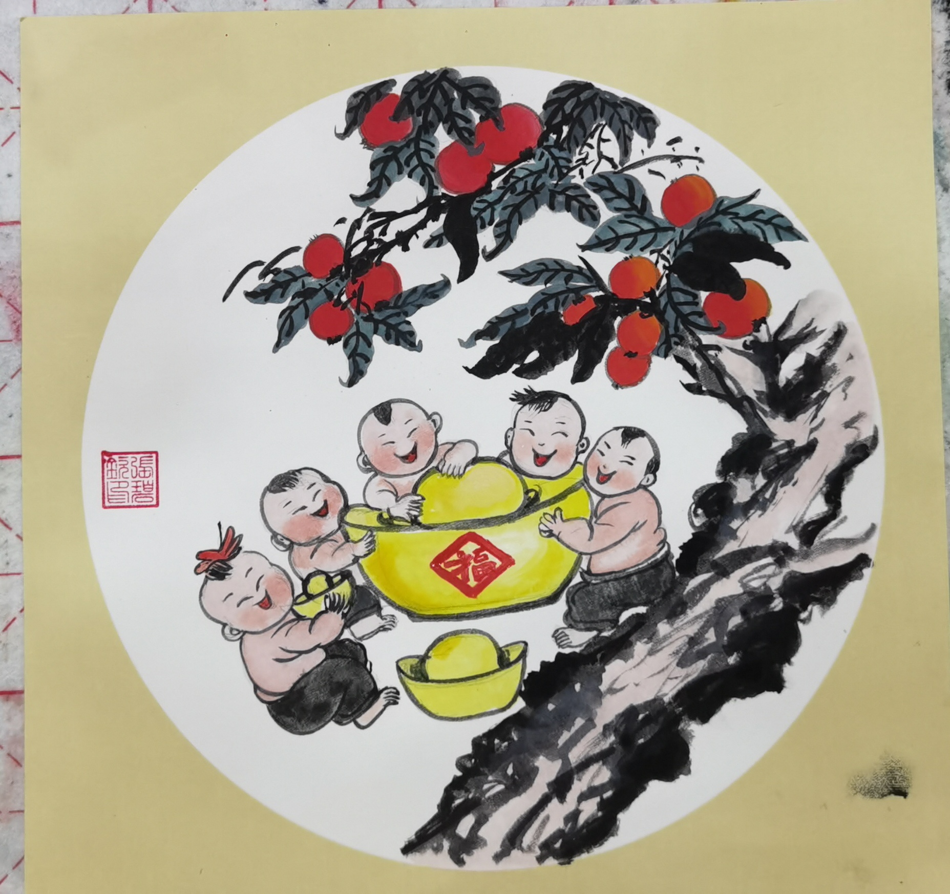以“多子多福”为主题的卡通风格手绘作品（年画）图片，画面包含多个可爱的孩子，有传统吉祥元素，整体风格