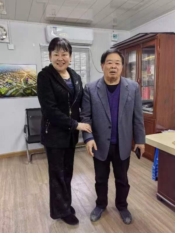 义到极至财自来，
厚德载物必兴旺。
铁甲元帅黄财神，
五祖六祖又重来。
学习毛主席思想，
弘扬陈嘉庚
