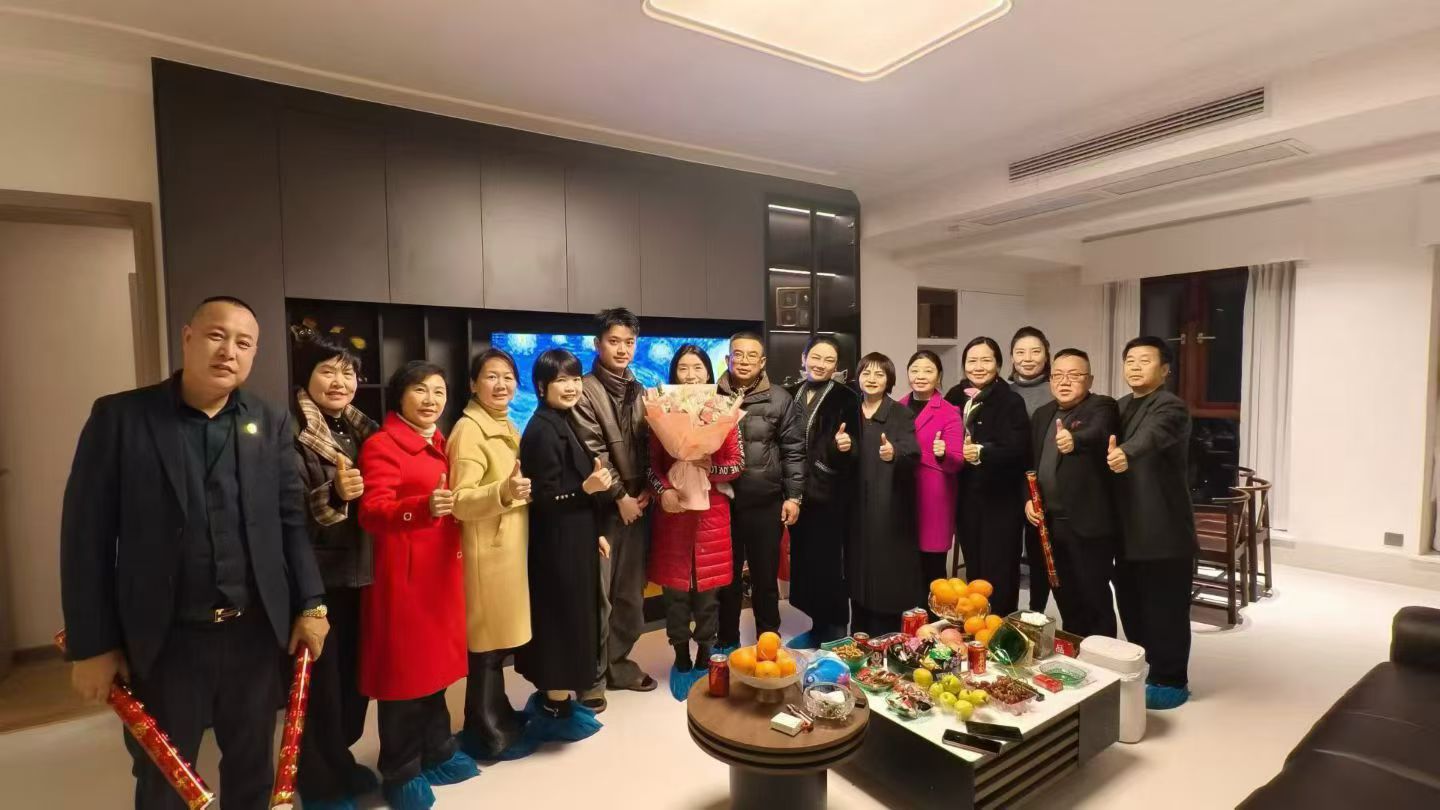 很多人问我，为什么选择参与法👏？
因为每一套法👏房的背后，都藏着一个家庭的梦想。
我们不仅是在经营一