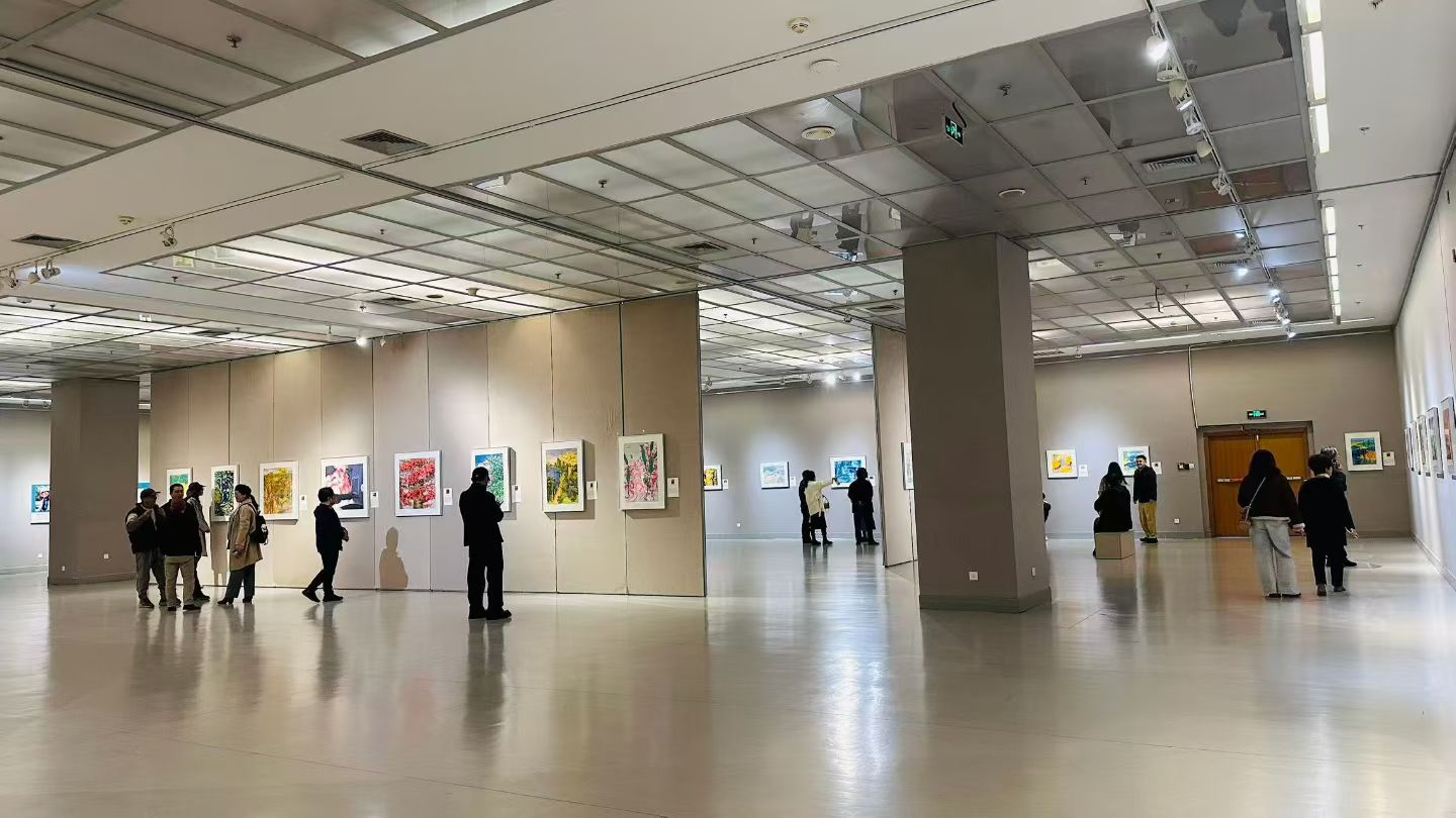 厦门水彩画会第一季度活动在市美术馆二楼AB厅举行画展学术交流。[玫瑰][玫瑰][玫瑰]